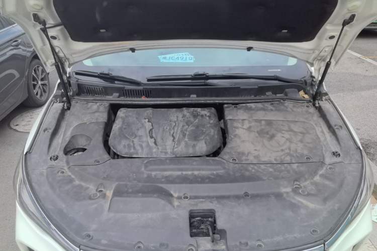 Used BYD Song MAX 2018 1.5T Automatic Smart Connect Elite Model with 6 Seats Engine Bay