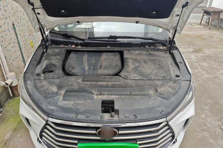 Used BYD Song MAX 2018 1.5T Automatic Smart Connect Luxury 7-Seater Engine Bay