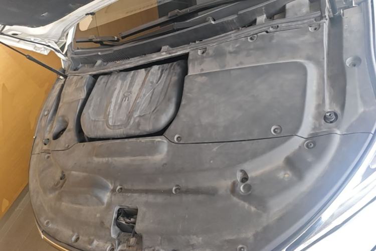 Used BYD Song MAX 2018 1.5T Automatic Smart Connect Luxury 6-Seater Engine Bay