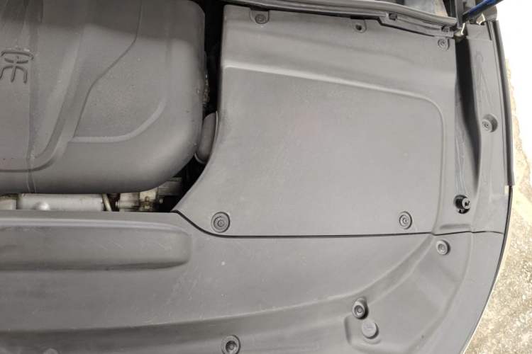 Used BYD Song MAX 2018 1.5T Automatic Smart Connect Luxury 6-Seater Engine Bay Left