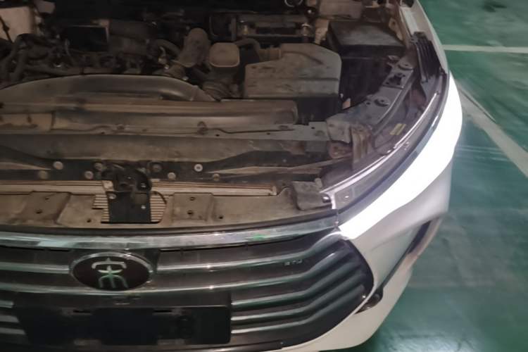 Used BYD Song MAX 2018 1.5T Automatic Smart Connect Elite Model with 6 Seats Engine Bay Left