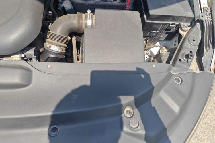 Used BYD Song MAX 2018 1.5T Manual Smart Connect Luxury 6-Seater Engine Bay Left