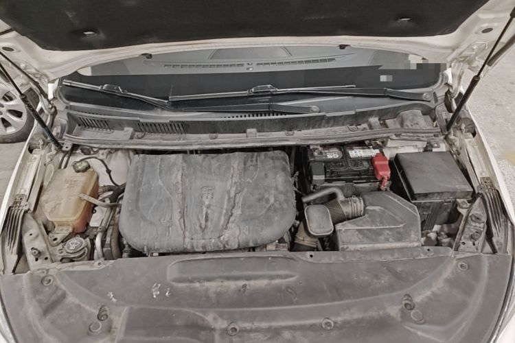 Used BYD Song MAX 2018 1.5T Automatic Smart Connect Elite Model with 6 Seats Engine Bay