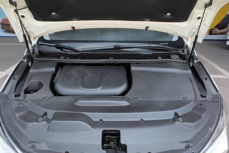 Used BYD Song MAX 2018 1.5T Automatic Smart Connect Luxury 6-Seater Engine Bay