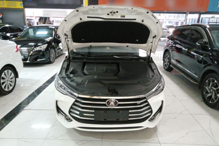 Used BYD Song MAX 2018 1.5T Automatic Smart Connect Flagship 7-Seater Engine Bay