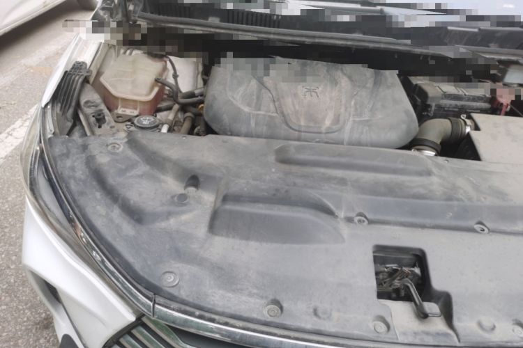 Used BYD Song MAX 2018 1.5T Manual Smart Connect Luxury 6-Seater Engine Bay Right