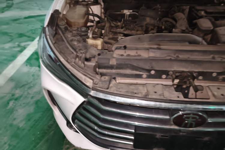 Used BYD Song MAX 2018 1.5T Automatic Smart Connect Elite Model with 6 Seats Engine Bay Right