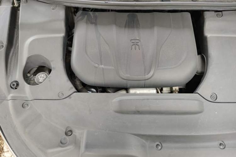 Used BYD Song MAX 2018 1.5T Automatic Smart Connect Luxury 6-Seater Engine Bay Right