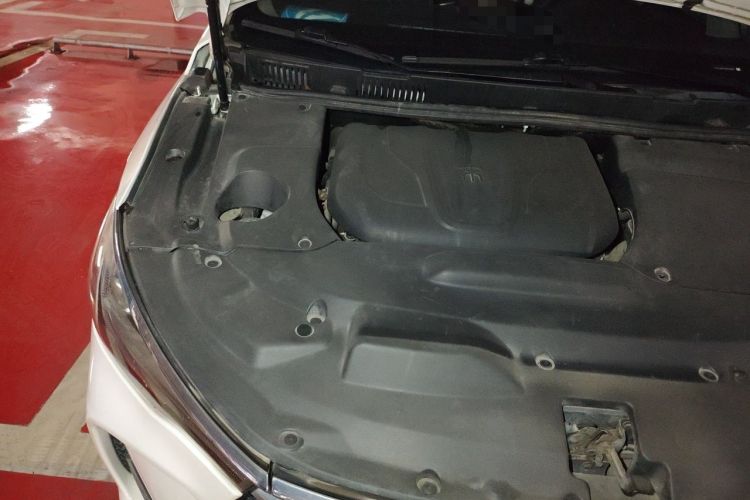 Used BYD Song MAX 2018 1.5T Automatic Smart Connect Luxury 6-Seater Engine Bay Right
