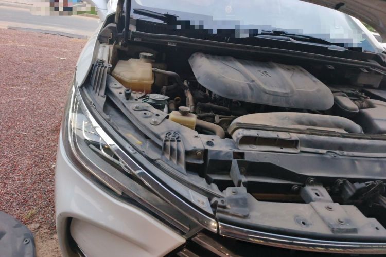 Used BYD Song MAX 2018 1.5T Automatic Smart Connect Elite Model with 6 Seats Engine Bay Right