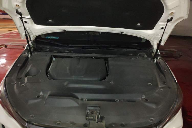 Used BYD Song MAX 2018 1.5T Automatic Smart Connect Luxury 6-Seater Engine Bay