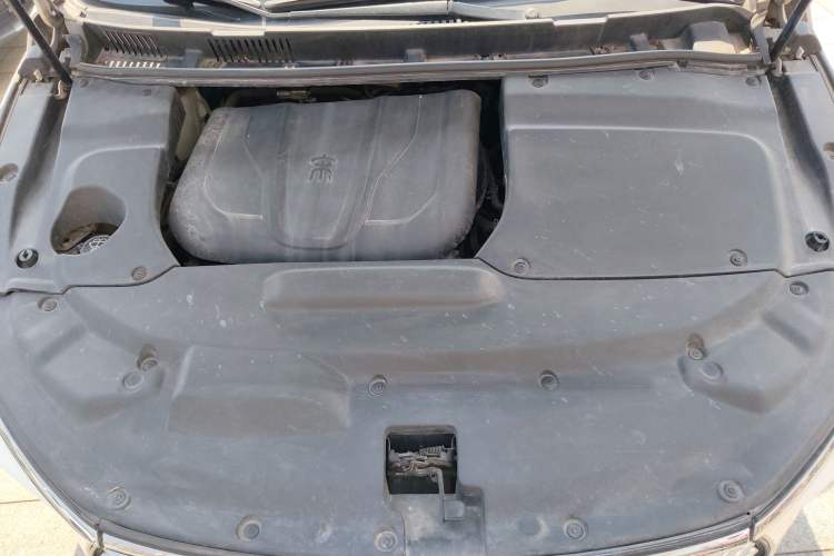 Used BYD Song MAX 2018 1.5T Automatic Smart Connect Luxury 6-Seater Engine Bay