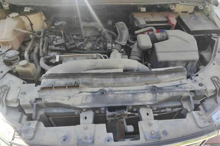 Used BYD Song MAX 2018 1.5T Automatic Smart Connect Luxury 6-Seater Engine Bay