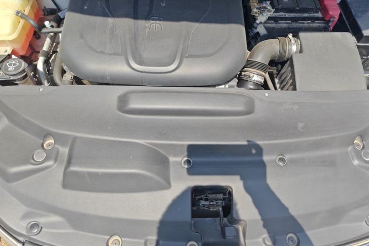 Used BYD Song MAX 2018 1.5T Manual Smart Connect Luxury 6-Seater Engine Bay