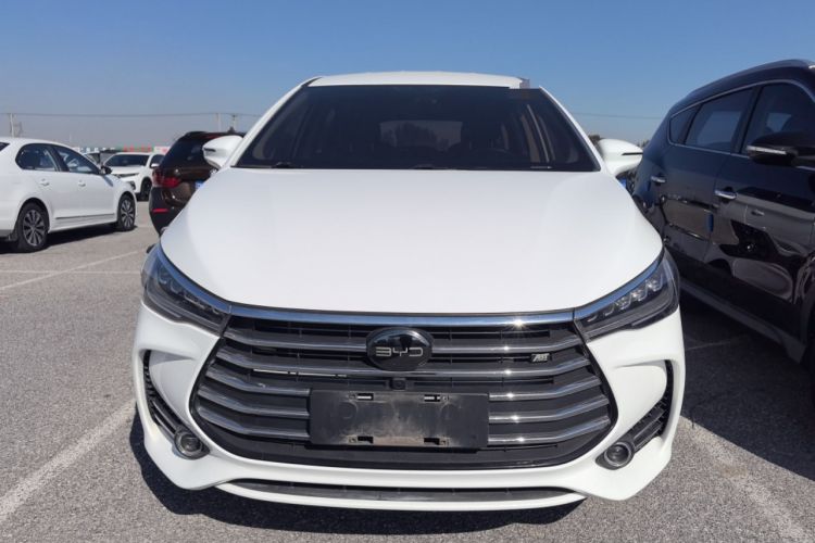 Used BYD Song MAX 2018 1.5T Manual Comfort 6-Seater Exterior 1