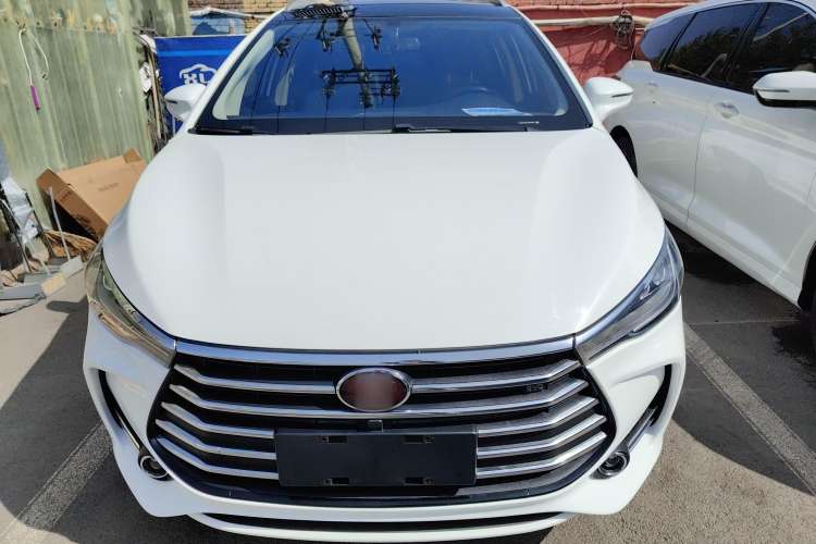 Used BYD Song MAX 2018 1.5T Automatic Smart Connect Elite Model with 6 Seats Exterior 1