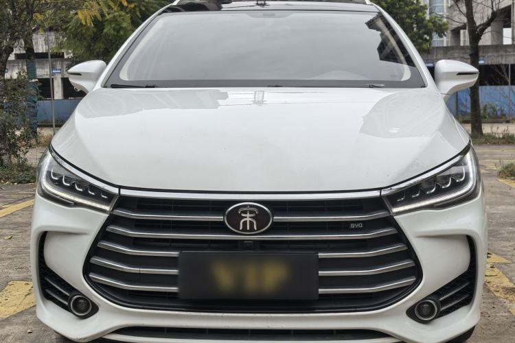 Used BYD Song MAX 2018 1.5T Automatic Smart Connect Elite Model with 6 Seats Exterior 1