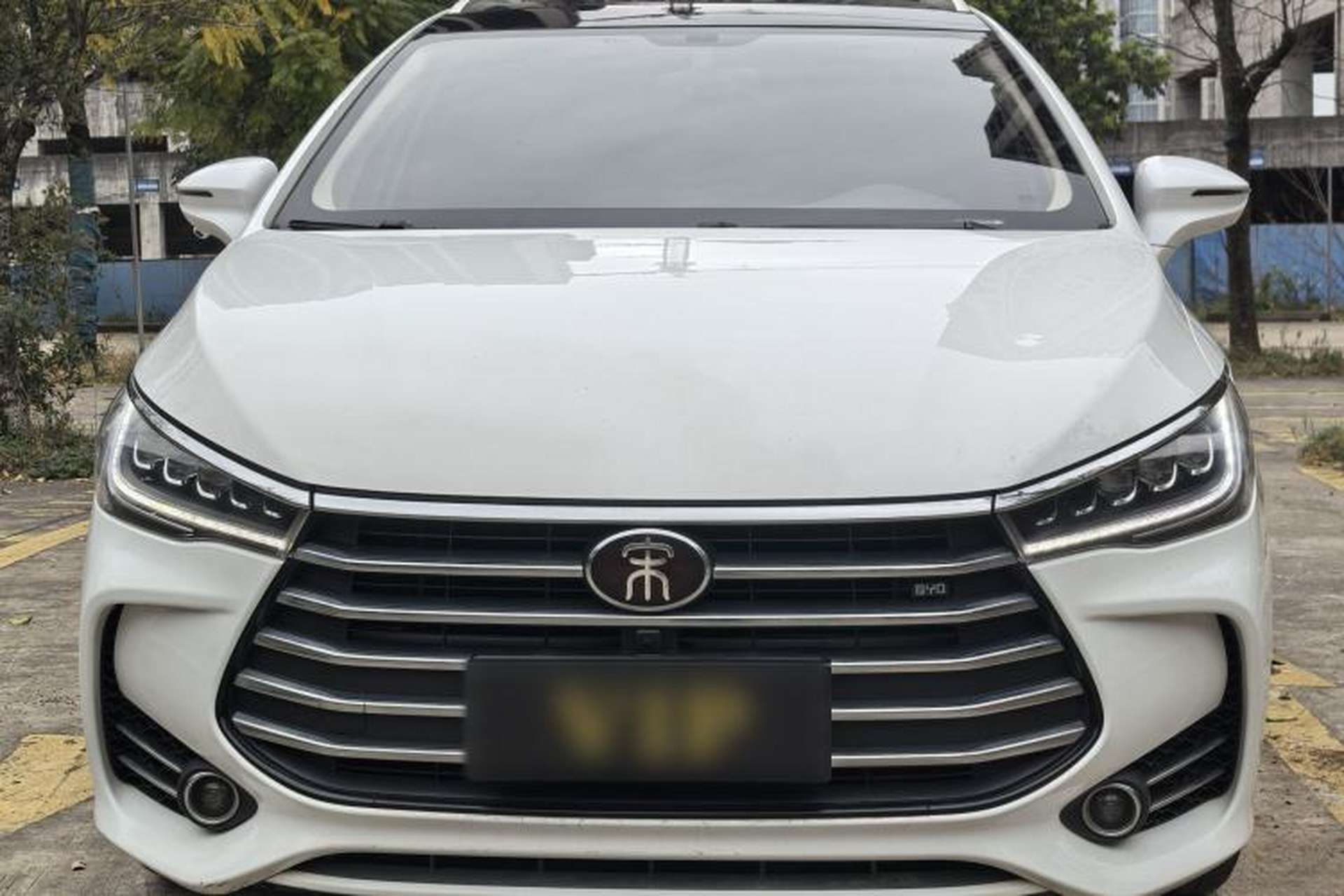 Used BYD Song MAX 2018 1.5T Automatic Smart Connect Elite Model with 6 Seats Exterior 1