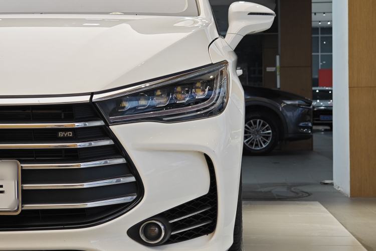 Used BYD Song MAX 2018 1.5T Automatic Smart Connect Luxury 6-Seater Exterior 12