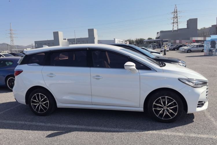 Used BYD Song MAX 2018 1.5T Manual Comfort 6-Seater Exterior 2