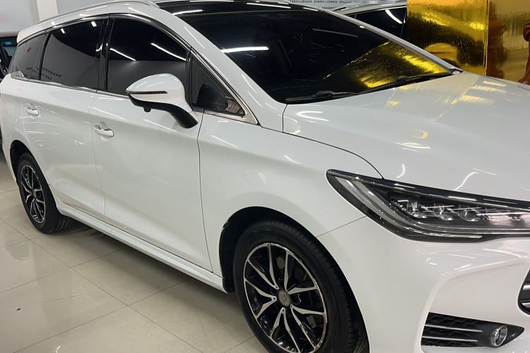 Used BYD Song MAX 2018 1.5T Automatic Smart Connect Elite Model with 6 Seats Exterior 2