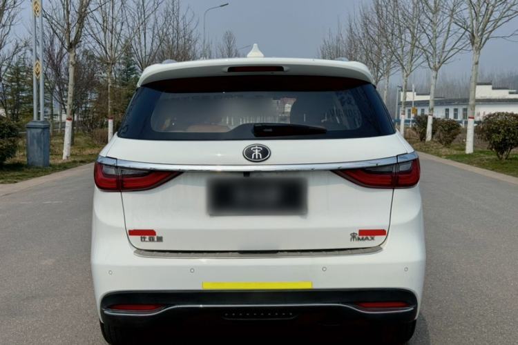 Used BYD Song MAX 2018 1.5T Automatic Smart Connect Elite Model with 6 Seats Exterior 2