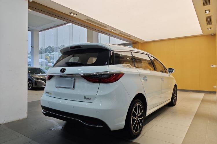 Used BYD Song MAX 2018 1.5T Automatic Smart Connect Luxury 6-Seater Exterior 2