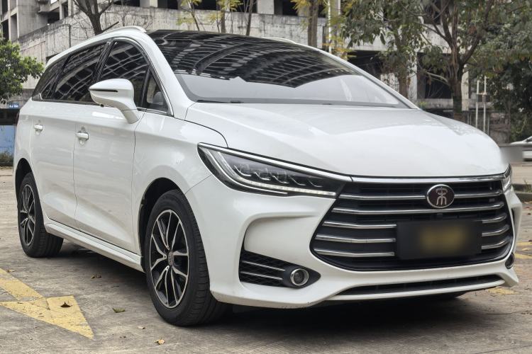 Used BYD Song MAX 2018 1.5T Automatic Smart Connect Elite Model with 6 Seats Exterior 2