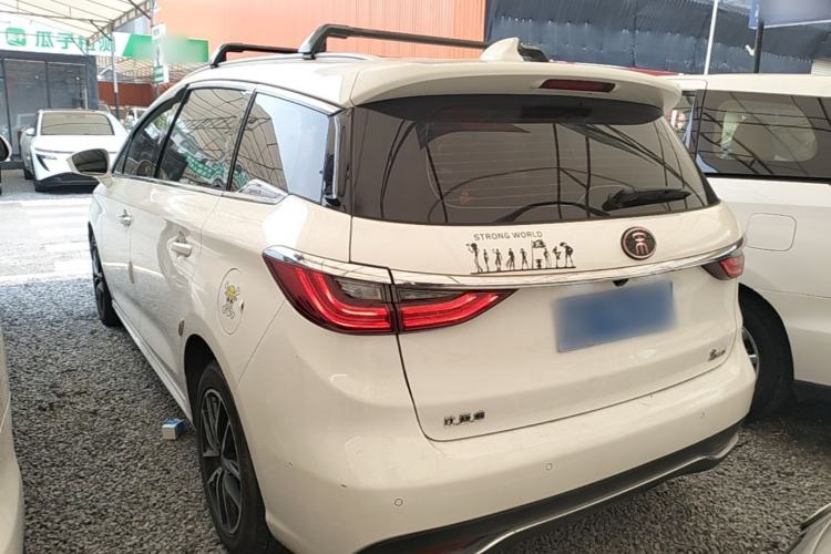 Used BYD Song MAX 2018 1.5T Automatic Smart Connect Elite Model with 6 Seats Exterior 2