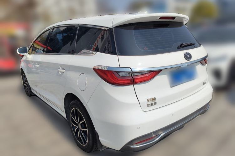 Used BYD Song MAX 2018 1.5T Automatic Smart Connect Luxury 6-Seater Exterior 2