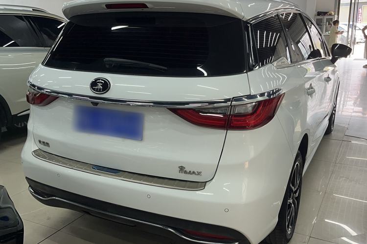 Used BYD Song MAX 2018 1.5T Automatic Smart Connect Elite Model with 6 Seats Exterior 3