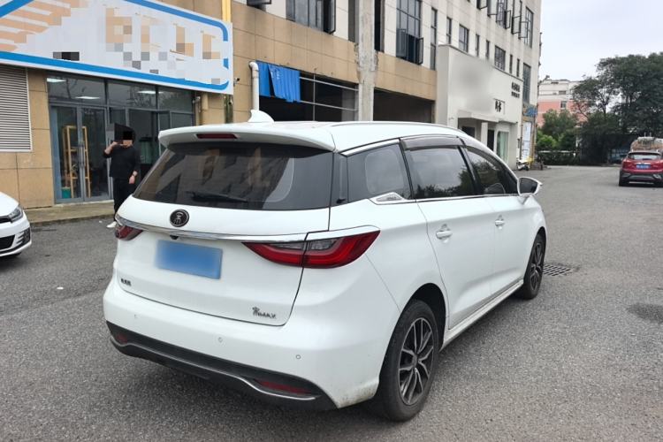 Used BYD Song MAX 2018 1.5T Automatic Smart Connect Elite Model with 6 Seats Exterior 3