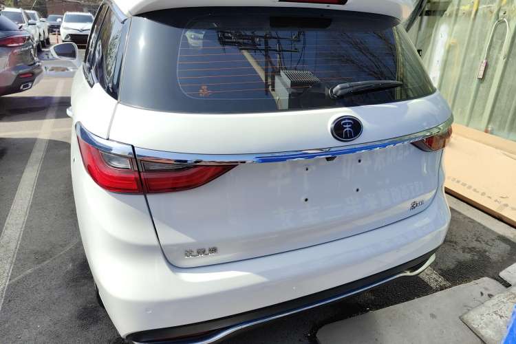 Used BYD Song MAX 2018 1.5T Automatic Smart Connect Elite Model with 6 Seats Exterior 4