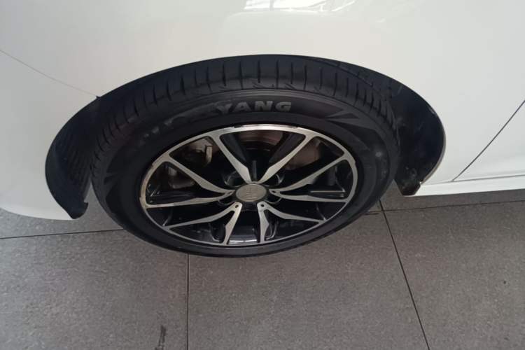Used BYD Song MAX 2018 1.5T Automatic Smart Connect Luxury 6-Seater Exterior 4