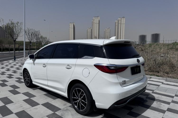 Used BYD Song MAX 2018 1.5T Automatic Smart Connect Luxury 6-Seater Exterior 4