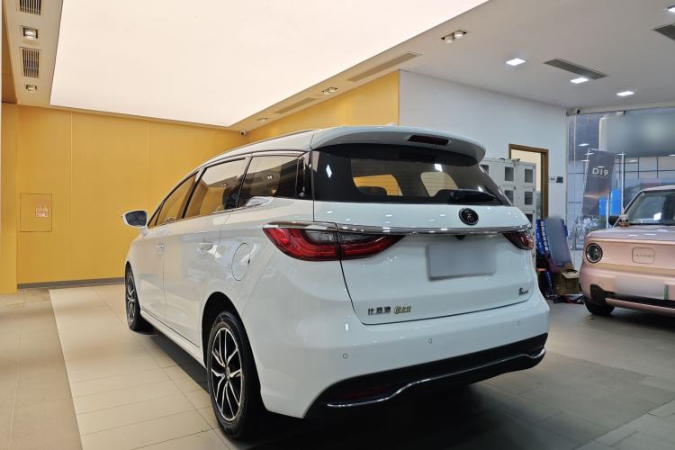 Used BYD Song MAX 2018 1.5T Automatic Smart Connect Luxury 6-Seater Exterior 4