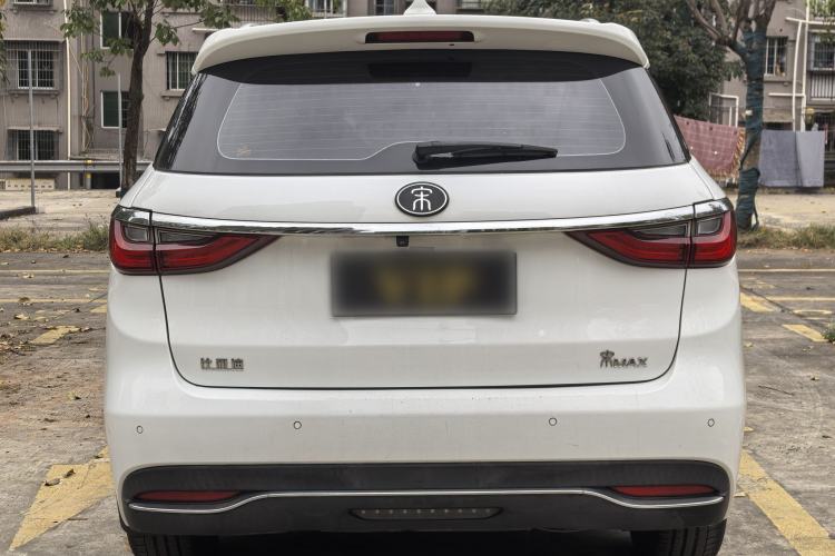 Used BYD Song MAX 2018 1.5T Automatic Smart Connect Elite Model with 6 Seats Exterior 4