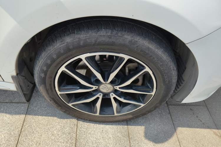 Used BYD Song MAX 2018 1.5T Automatic Smart Connect Luxury 6-Seater Exterior 4