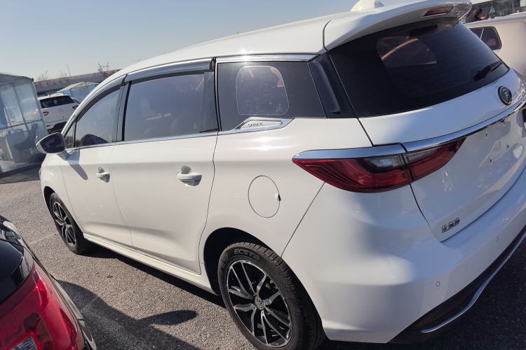 Used BYD Song MAX 2018 1.5T Manual Comfort 6-Seater Exterior 5