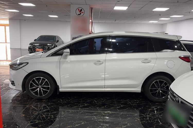 Used BYD Song MAX 2018 1.5T Automatic Smart Connect Luxury 6-Seater Exterior 5