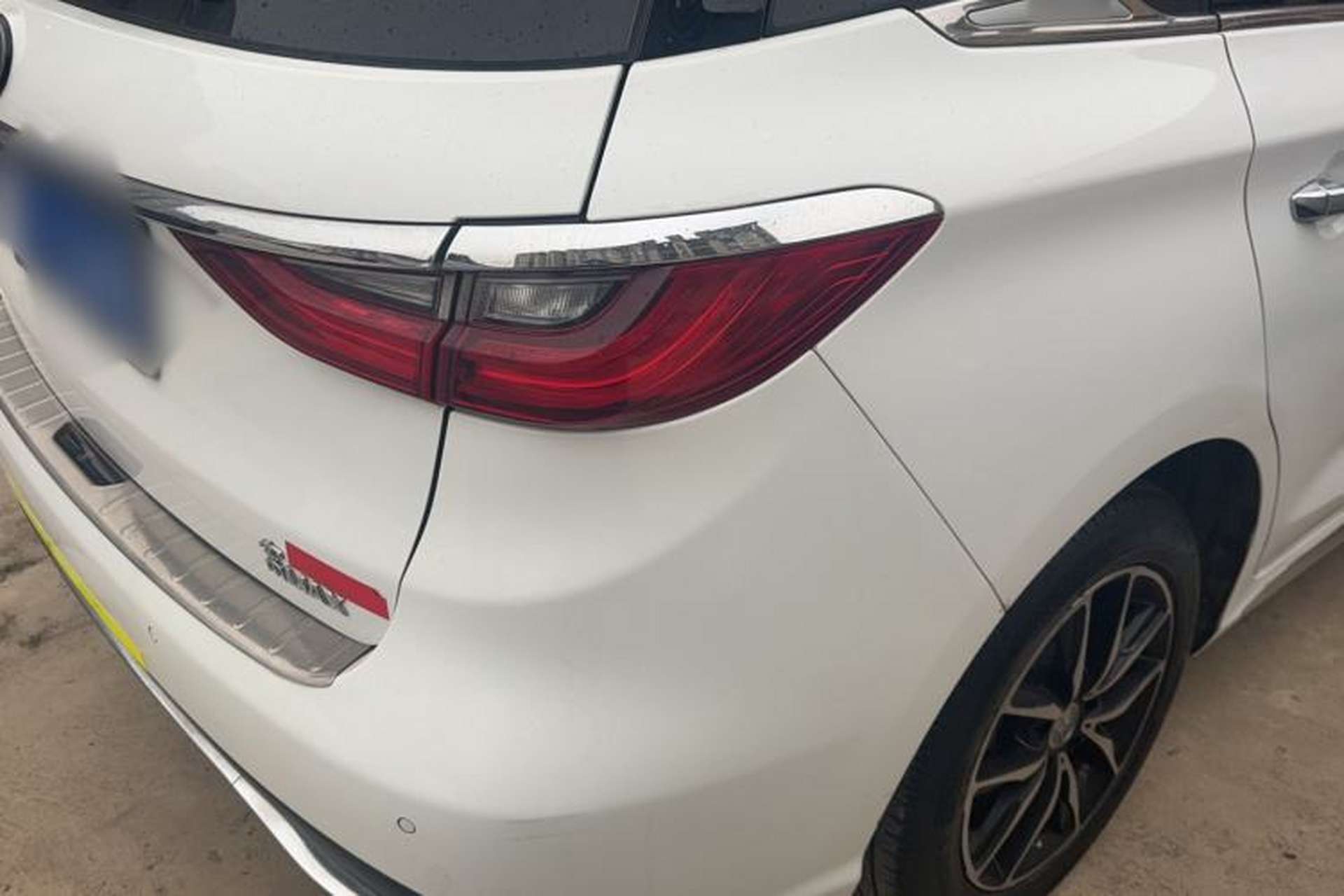 Used BYD Song MAX 2018 1.5T Automatic Smart Connect Elite Model with 6 Seats Exterior 6