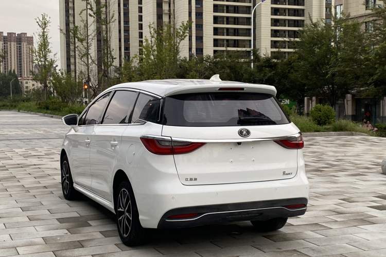 Used BYD Song MAX 2018 1.5T Manual Smart Connect Luxury 6-Seater Exterior 6