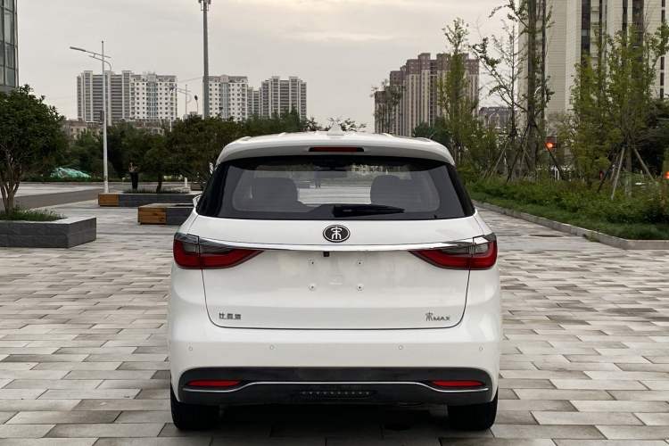 Used BYD Song MAX 2018 1.5T Manual Smart Connect Luxury 6-Seater Exterior 7