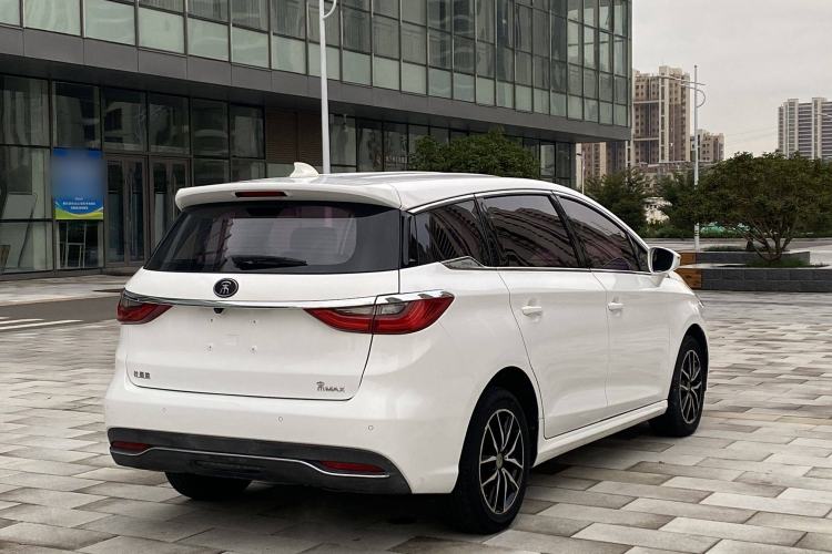 Used BYD Song MAX 2018 1.5T Manual Smart Connect Luxury 6-Seater Exterior 8