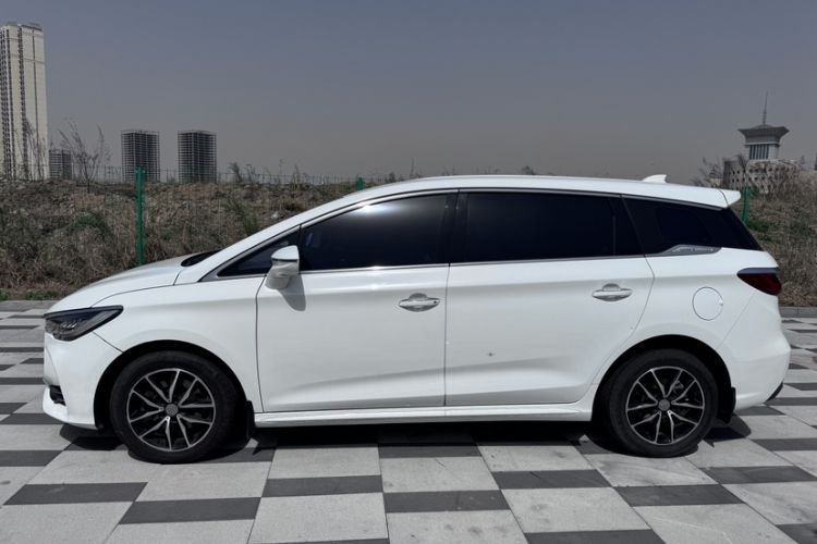 Used BYD Song MAX 2018 1.5T Automatic Smart Connect Luxury 6-Seater Exterior 9