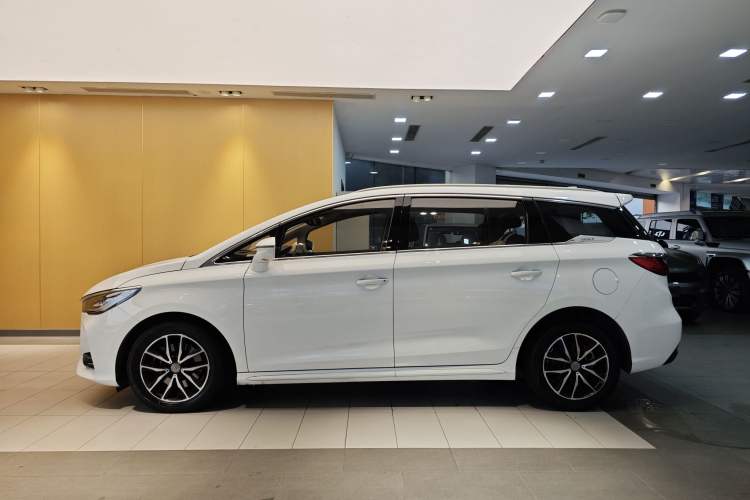 Used BYD Song MAX 2018 1.5T Automatic Smart Connect Luxury 6-Seater Exterior 9