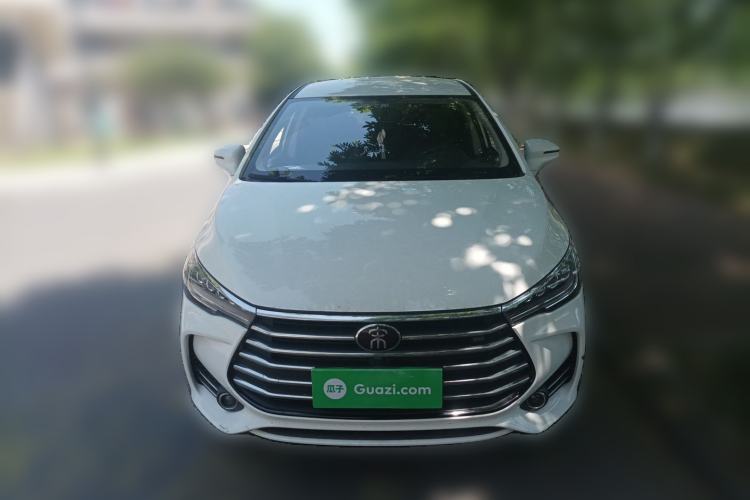 Used BYD Song MAX 2018 1.5T Manual Smart Connect Luxury 6-Seater Front