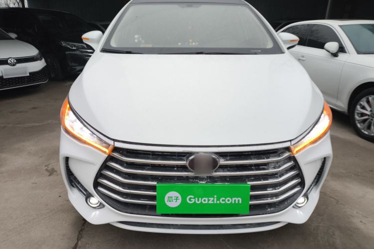 Used BYD Song MAX 2018 1.5T Automatic Smart Connect Elite Model with 6 Seats Front
