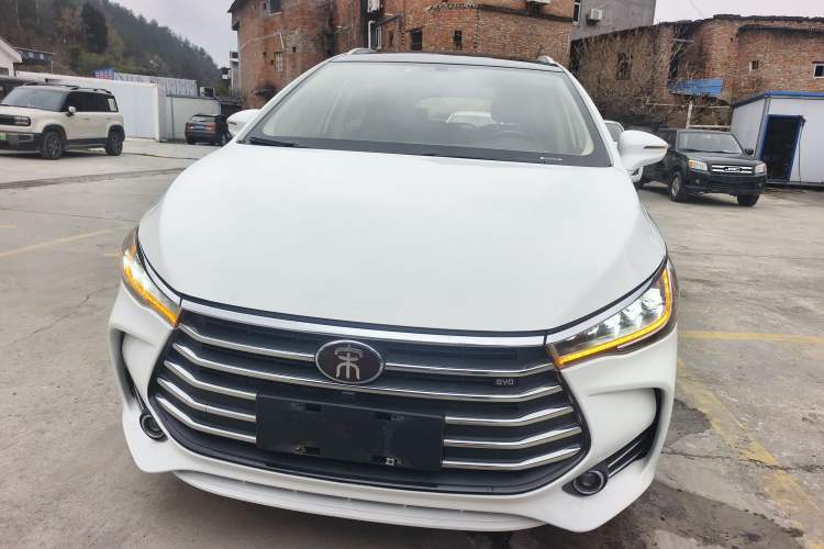 Used BYD Song MAX 2018 1.5T Automatic Smart Connect Elite Model with 6 Seats Front