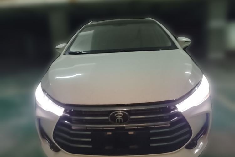 Used BYD Song MAX 2018 1.5T Automatic Smart Connect Elite Model with 6 Seats Front
